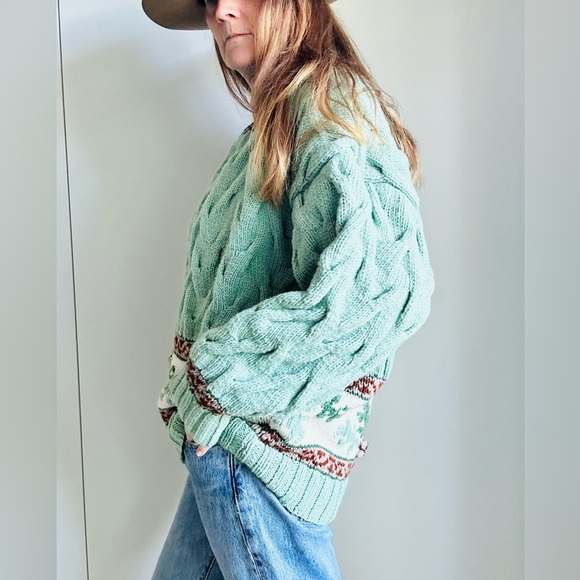 Vintage Handknit Sweater in Mint green Chunky Knit Wool Unisex Unique Style - Picture 8 of 11